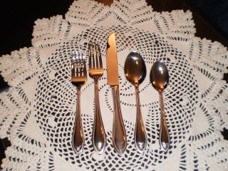Temp tations Old World Bead 18 10 SS 75pc Flatware Service for 12