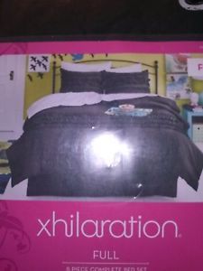 New Xhilaration Complete Bed in A Bag Comforter Set Black Ruffle Twin Full Queen