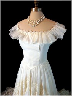 Vintage 40s Off Shoulder Ivory Lace Maurer Original Trained Wedding Dress s M