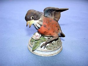Beautiful Vintage Lefton Robin Bird Figurine