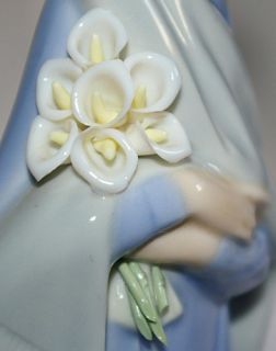 Lladro 4650 Girl with Calla Lilies Figurine Mint