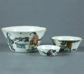 Fine Set Antique Chinese Porcelain Bowls Painted with Figures Tonghzi 19th C