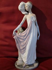 Stunning Large Size Retired Lladro Figurine Socialite of 20's Art Deco Lady