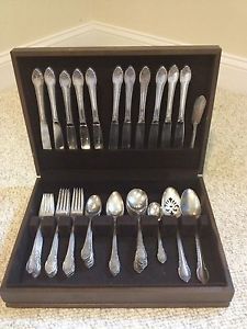 1847 Rogers Bros Silver Plate Remembrance Silverware Flatware Monogrammed "L"