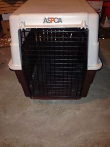 Dog Crate Carrier Plastic ASPCA Collection 4 Intermediate Size Dog 28 x 21x22"