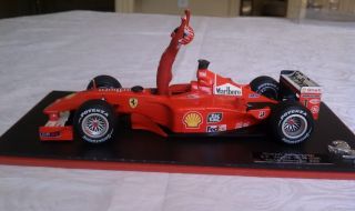 Hot Wheels Custom 1 18 Ferrari F1 2001 Michael Schumacher GP Hungary Winner