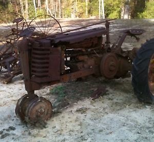 Antique John Deere H Parts Tractor