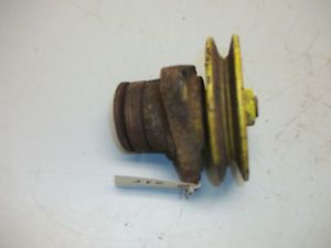 80's John Deere 111 Lawn Tractor Part 38 " Mower Deck Spindle Assembly