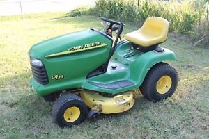 John Deere LT133 Lawn Tractor not Running Use for Parts or Fix