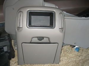 Chevrolet GMC truck Tahoe Suburban Center Console 2003 2006 PARTS only NR