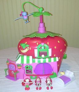 Strawberry Shortcake Doll House
