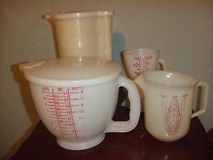 Tupperware Mix N STOR 8 Cup Lid 2 Cup Measuring 1 Cup Wet Dry Flip 64oz Pitcher