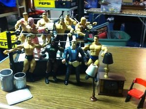 WWE WWF Lot Wrestling Ring 10 Figures 4 Belts Television Chair 2 Lamps Cans Pan
