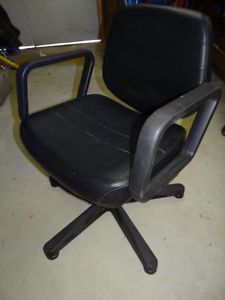 Used Black Hair Salon Takara Belmont CA 14596 Shampoo Station Stylist Chair