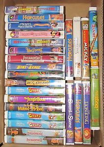 24 Christmas VHS Children Family Disney Classics Elmo Chipmunks Grinch ...