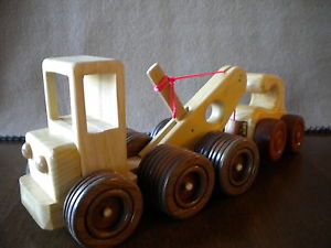 Hand Made Wood Toy Car Folk Art Tow Truck with Tow Car Vehicle Model
