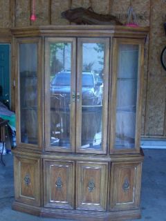 Broyhill Lighted Wood Dining Room China Display Cabinet Glass Doors Angled Sides