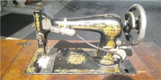 Antique 1910 Singer Cast Iron Treadle Sewing Machine 5 Drawer Tiger Oak Wooden