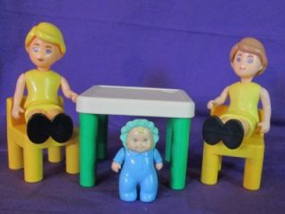 Little Tikes Dollhouse Kitchen Table with Chairs 2 Moms and A Baby