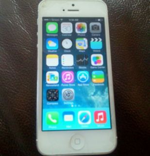 Apple iPhone 5 16GB White Factory Unlocked Verizon Straight Talk CDMA