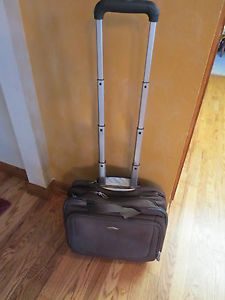 Ricardo of Beverly Hills 18” Wheeled Laptop Bag Brief Case Luggage 18x15x9”