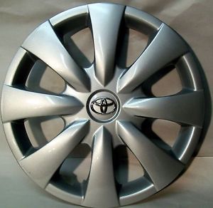 2009 Toyota Corolla 15" Hubcap