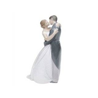 Nao by Lladro #1613, A Kiss Forever